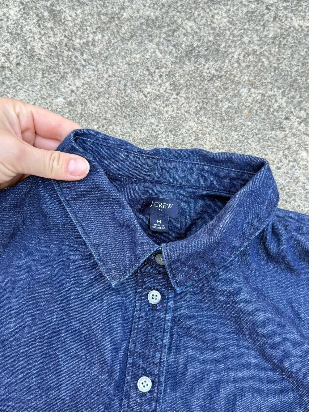 J.Crew Cropped Dark Wash Denim Shirt Size M | Classic Capsule Staple - Picture 5 of 11